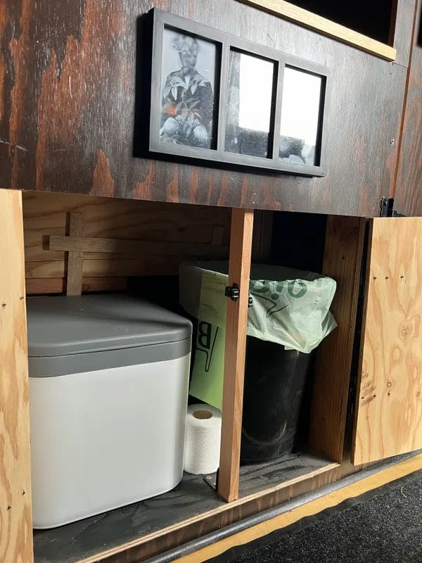 OGO Nomad Waterless Composting Toilet in Motorhome Campervan 5